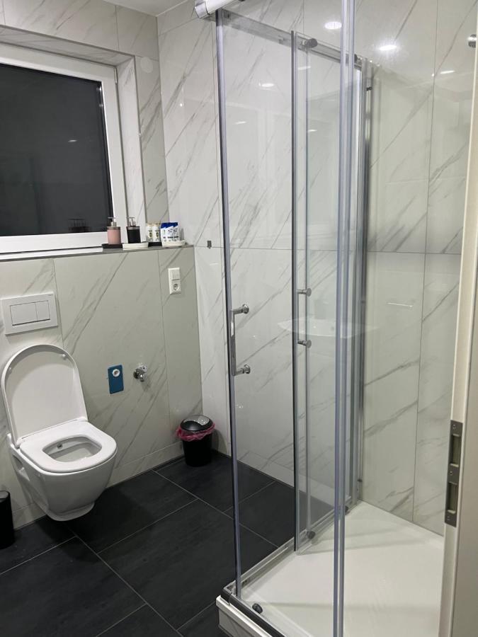 2 Zimmer Wohnung Zur Taegliche Miete Хехинген Экстерьер фото